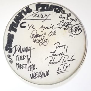 Stone Temple Pilots SIGNED 1993 Concert Drumhead JSA LOA Weiland + Insc Artwork