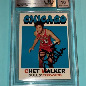 CHET WALKER Signed 1971-72 TOPPS Card #66 Beckett Authenticated BAS AUTO 10