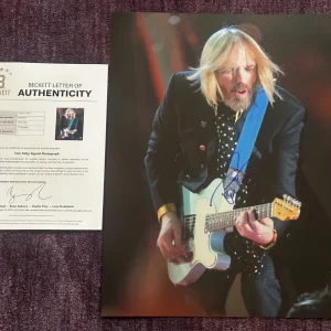 TOM PETTY Signed 16x20 Concert PHOTO w/ Beckett (BAS) LOA
