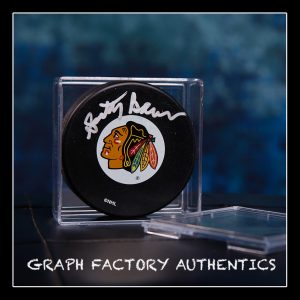 **GFA Chicago Blackhawks * SCOTTY BOWMAN * Signed NHL Logo Puck MH1 COA**