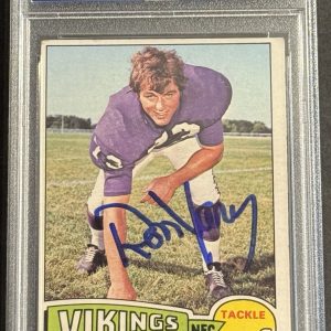 Ron Yary Signed Autographed 1975 Topps Card Minnesota Vikings PSA/DNA Slabbed