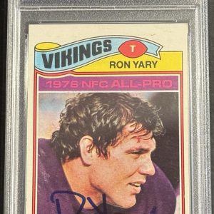 Ron Yary Signed Autographed 1977 Topps Card Minnesota Vikings PSA/DNA Slabbed