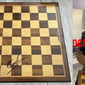 GARRY KASPAROV WORLD CHAMPION GRANDMASTER SIGNED CHESS BOARD w/PROOF BECKETT COA