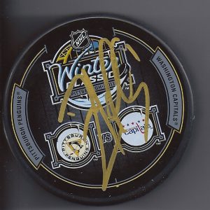 Zbynek MICHALEK Signed '11 Winter Classic Puck PENGUINS