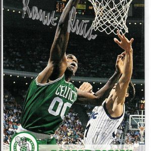 Robert Parish Signed 1993/94 Skybox Card #16