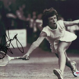 BILLIE JEAN KING SIGNED AUTOGRAPH 8x10 PHOTO - WIMBLEDON CHAMPION, LEGEND! PSA