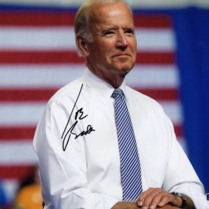 PRESIDENT JOE BIDEN SIGNED AUTOGRAPH 11X14 PHOTO - AMERICAN FLAG, RARE, BECKETT