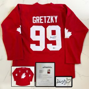 Wayne Gretzky Signed Jersey Canada Beckett BAS 2 COA