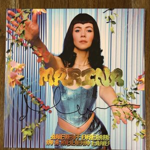 ‘Marina And The Diamonds’ Signed Vinyl Album ‘Ancient Dreams’ Beckett Diamandi