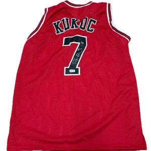 TONI KUKOC signed (CHICAGO BULLS) Red Basketball jersey BECKETT BAS BP59343