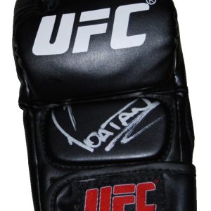 ALEX PEREIRA signed (UFC) MMA autographed Fighting glove BECKETT BAS BT78265