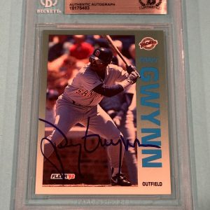 TONY GWYNN Signed 1992 FLEER Card #605 Beckett BAS