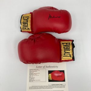 Muhammad Ali Signed Everlast Boxing Glove JSA COA