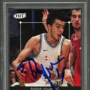 2004 SAGE Hit #Q8 Sasha Vujacic Signed Card AUTO PSA Slabbed