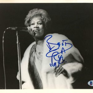 ARETHA FRANKLIN SIGNED AUTOGRAPH 8X10 PHOTO - THE QUEEN OF SOUL, VERY RARE! BAS