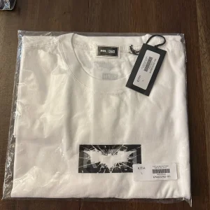 KITH X BATMAN SHATTERED VINTAGE T TEE SHIRT WHITE SIZE L LARGE IN HAND NWT NEW