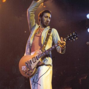 PETE TOWNSHEND SIGNED 11X14 PHOTO THE WHO AUTHENTIC AUTOGRAPH PSA/DNA COA 5