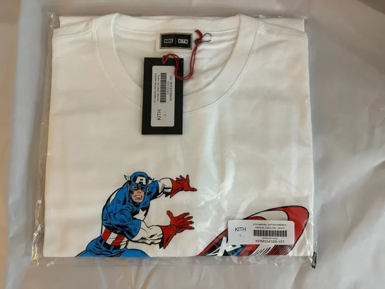 KITH X MARVEL CAPTAIN AMERICA T TEE SHIRT WHITE L LARGE IN HAND NWT NEW COLLECTIBLE MEMORABILIA