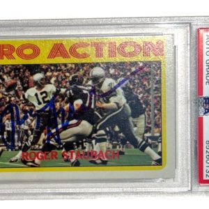 1972 TOPPS IN ACTION #122 ROGER STAUBACH SIGNED RC HOF ROOKIE PSA AUTO 10