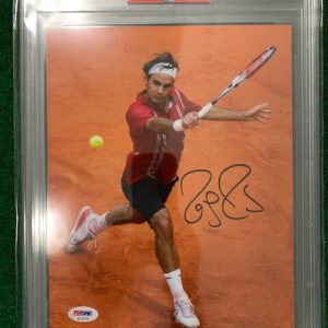 ROGER FEDERER HAND SIGNED 8x10 COLOR PHOTO       ON CLAY COURT       PSA SLABBED