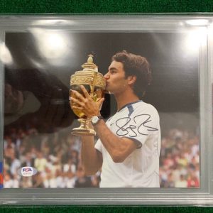 ROGER FEDERER HAND SIGNED 8x10 COLOR PHOTO       KISSING TROPHY      PSA SLABBED