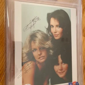 FARRAH FAWCETT+JACLYN SMITH SIGNED 8x10 PHOTO     CHARLIE'S ANGELS   PSA SLABBED