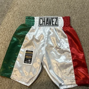 YESSICA KIKA CHAVEZ SIGNED AUTOGRAPH BOXING TRUNKS JSA COA HOF BOXER