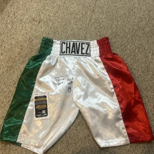 YESSICA KIKA CHAVEZ SIGNED AUTOGRAPH BOXING TRUNKS JSA COA HOF BOXER