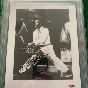 CHUCK BERRY HAND SIGNED 8x10 PHOTO     INCREDIBLE POSE ON STAGE      PSA SLABBED