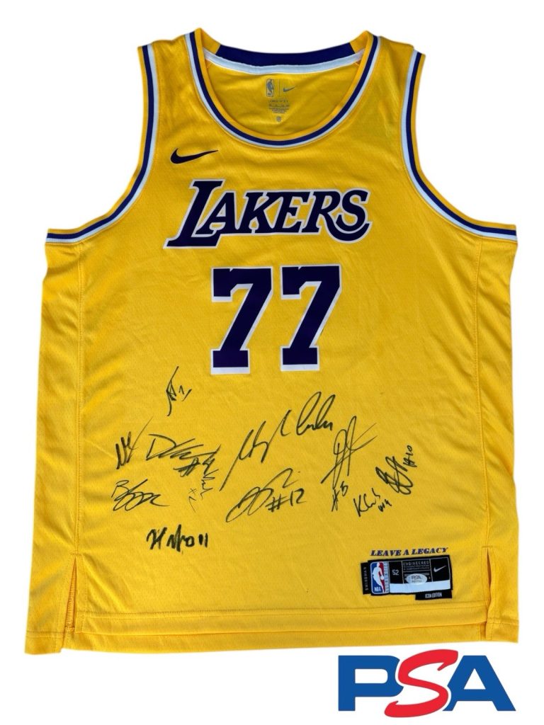 2025-2026 Los Angeles Lakers Signed Team Jersey 12 AUTOS Luka Doncic Reaves PSA+