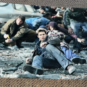 TOM CRUISE SIGNED AUTOGRAPH 8x10 PHOTO WAR OF THE WORLDS BECKETT BAS COA AUTO