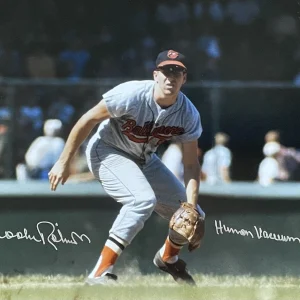 BROOKS ROBINSON SIGNED 16X20 PHOTO PSA DNA AM11998 W/ HUMAN VACUUM CLEANER INSC