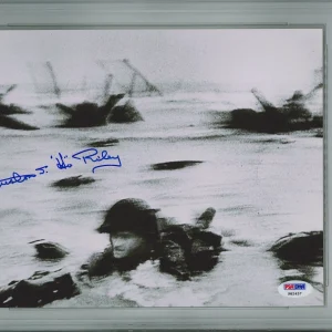 HUSTON HU RILEY SIGNED 8X10 PSA P82457 (D) WWII OMAHA BEACH ROBERT CAPA 6/6/1944
