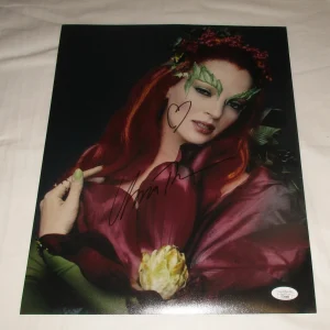 UMA THURMAN SIGNED BATMAN & ROBIN POISON IVY 11X14 PHOTO JSA