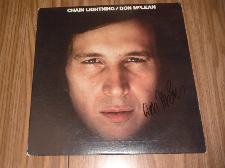 DON MCLEAN SIGNED CHAIN LIGHTNING VINYL ALBUM