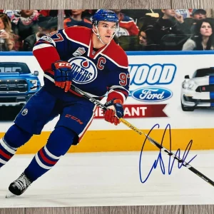CONNOR MCDAVID SIGNED EDMONTON OILERS 12x18 PHOTO w/PROOF & BECKETT BAS COA