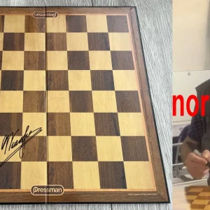 GARRY KASPAROV WORLD CHAMPION GRANDMASTER SIGNED CHESS BOARD w/PROOF BECKETT COA