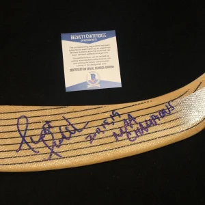 Scott Sandelin Signed 3x NCAA Champions Minnesota Duluth Stick Beckett Q90686