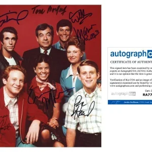 "Happy Days" Cast AUTOGRAPHS Signed 8x10 Photo - Ron Howard, Tom Bosley +5 ACOA