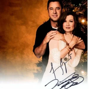 VINCE GILL and AMY GRANT signed autographed 8x10 CHRISTMAS photo