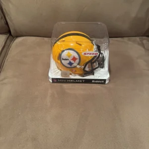 1 Pittsburgh STEELERS Riddell Mini Football Helmet