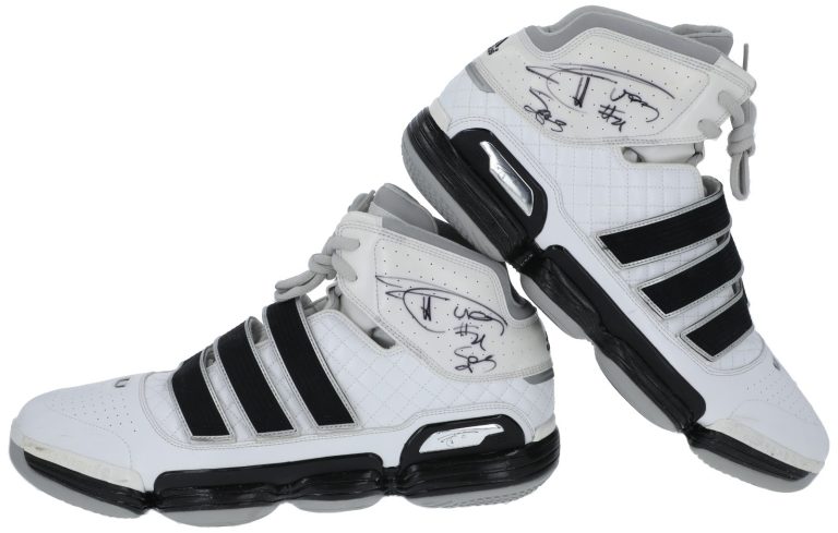 Tim Duncan Signed 2009 Game Used Adidas Sneakers Shoes MEARS & Beckett COA