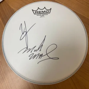 * MOTLEY CRUE * signed 10" REMO drumhead * MICK MARS & VINCE NEIL * COA * 1