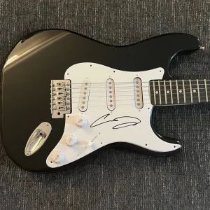 * CHRIS DAUGHTRY * signed guitar * ITS NOT OVER * COA * 2