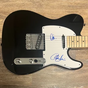 * AVERAGE WHITE BAND * signed electric guitar * ALAN GORRIE & ONNIE MCINTYRE *