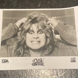 * OZZY OSBOURNE * signed vintage 8x10 * BLACK SABBATH * BLIZZARD OF OZ * COA * 1