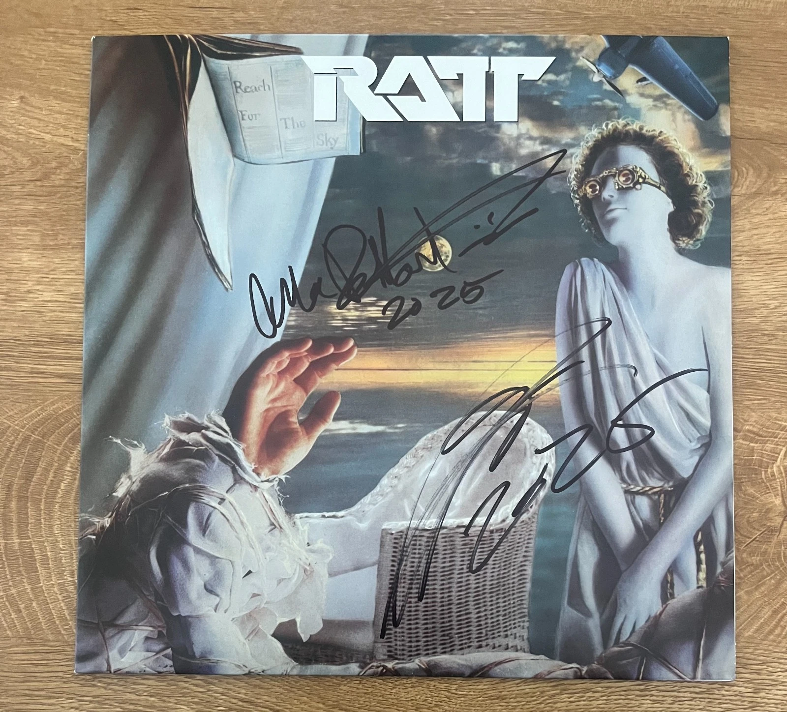 * RATT * signed album * REACH FOR THE SKY * STEPHEN PEARCY & WARREN ...