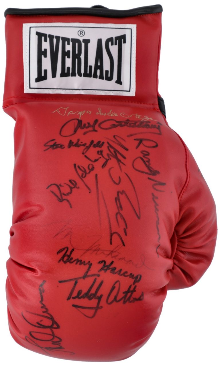 Boxing Greats Multi Signed Glove 11 Sig  Teddy Atlas Gaspar Ortega Beckett COA