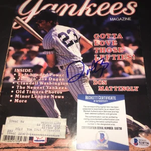 Don Mattingly Signed 1986 Yankees Magazine Gotta Love Lefties Beckett