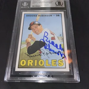 Brooks Robinson Signed 2010 Topps Card Baltimore Orioles Beckett #2